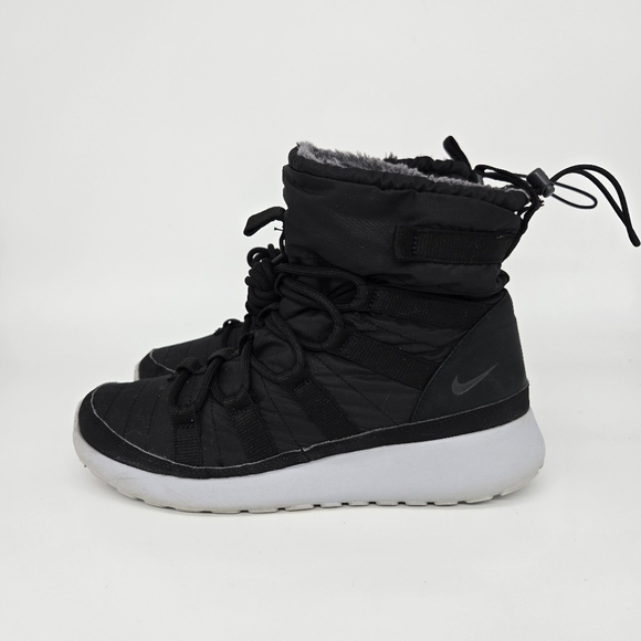 Nike Roshe Run Hi Sneaker Boot Shoes Women's Size 8 - Picture 1 of 8